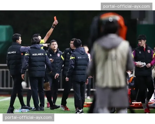 法国足协为青年教练开设“现代足球攻守转换”专项课程 法国足协为青年教练开设“现代足球攻守转换”专项课程